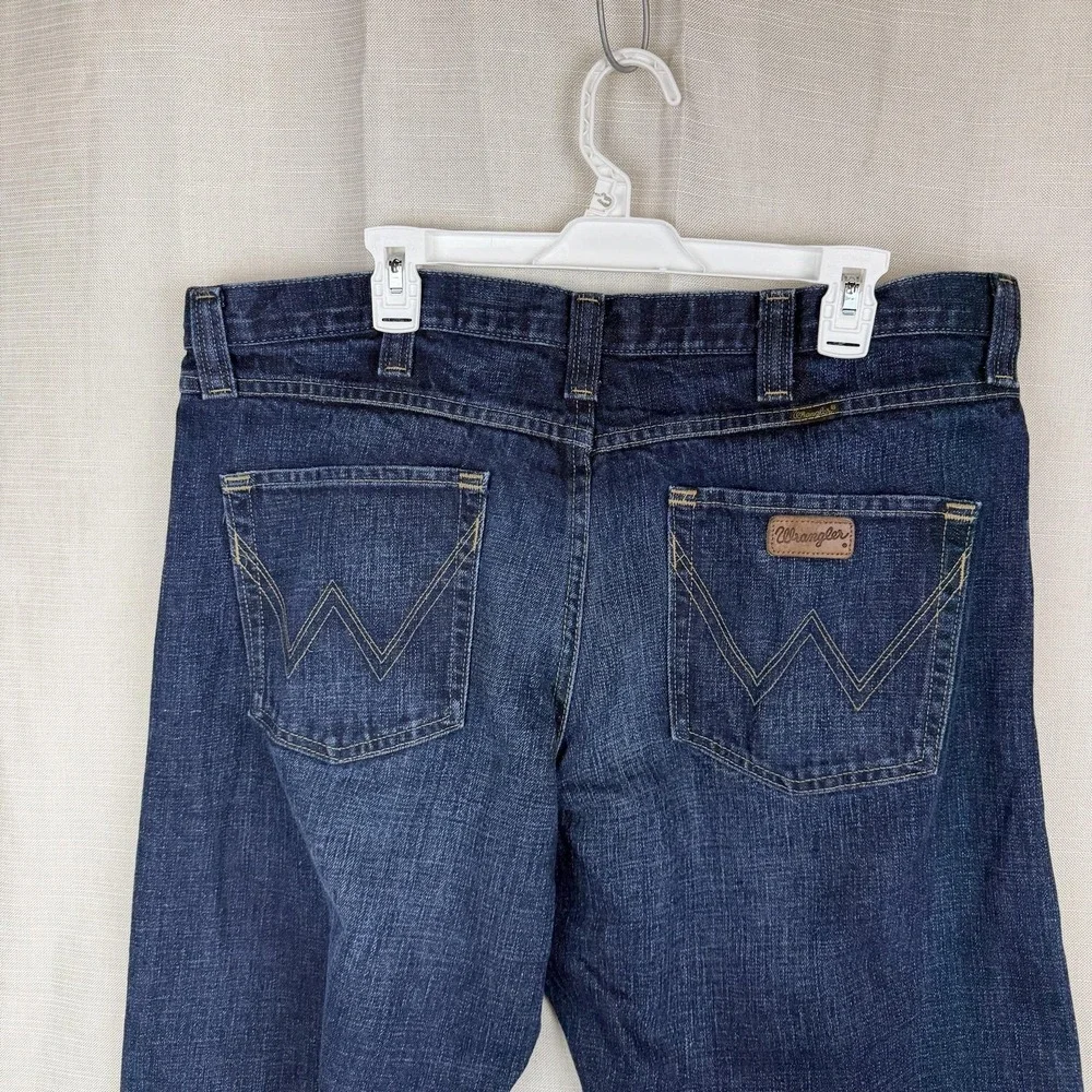Wrangler Jeans Mens 38x34 Blue Medium Wash Regular Fit Straight Denim WRT30DN